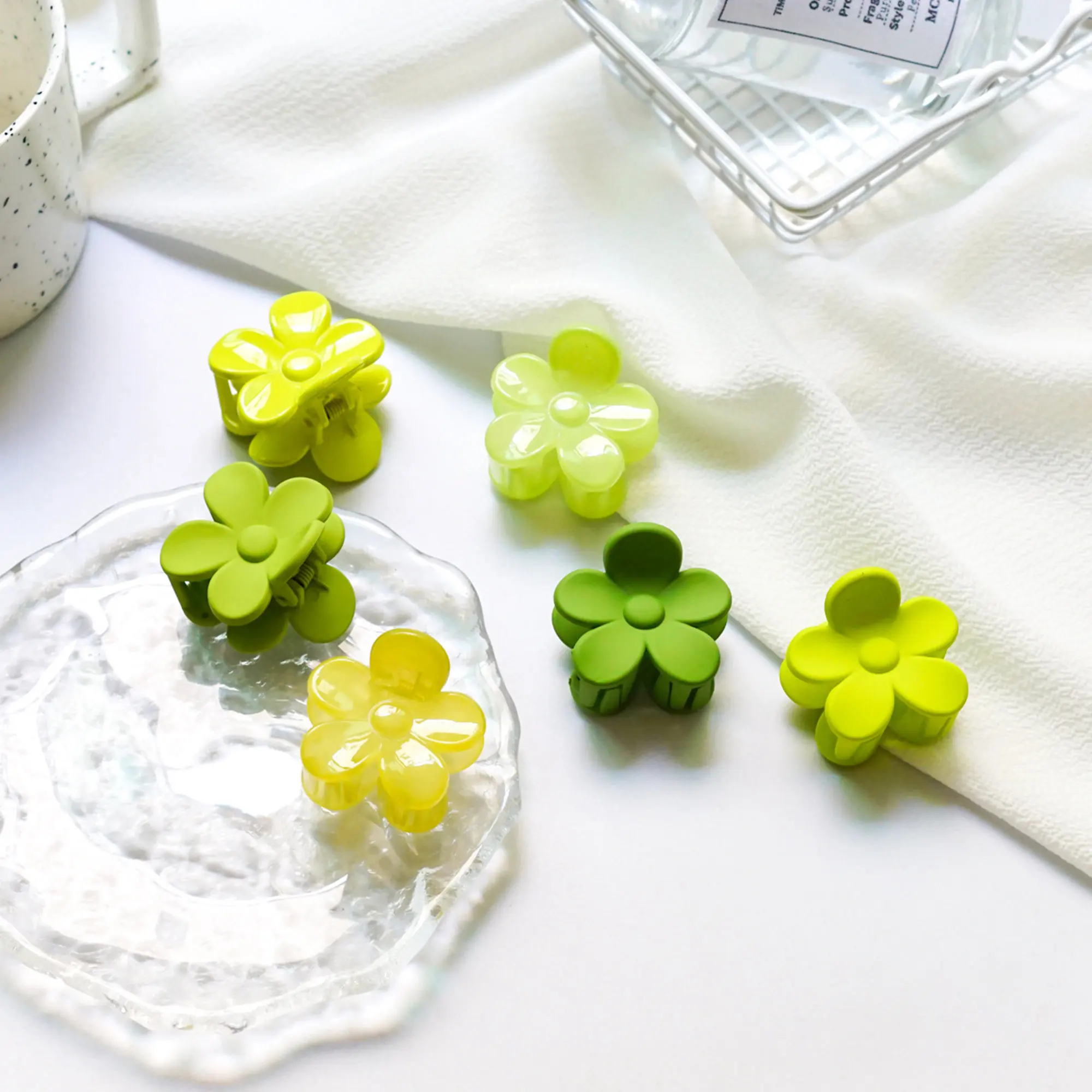 

2pcs/lot summer green flower catch clip small shark clip high ponytail hair catch