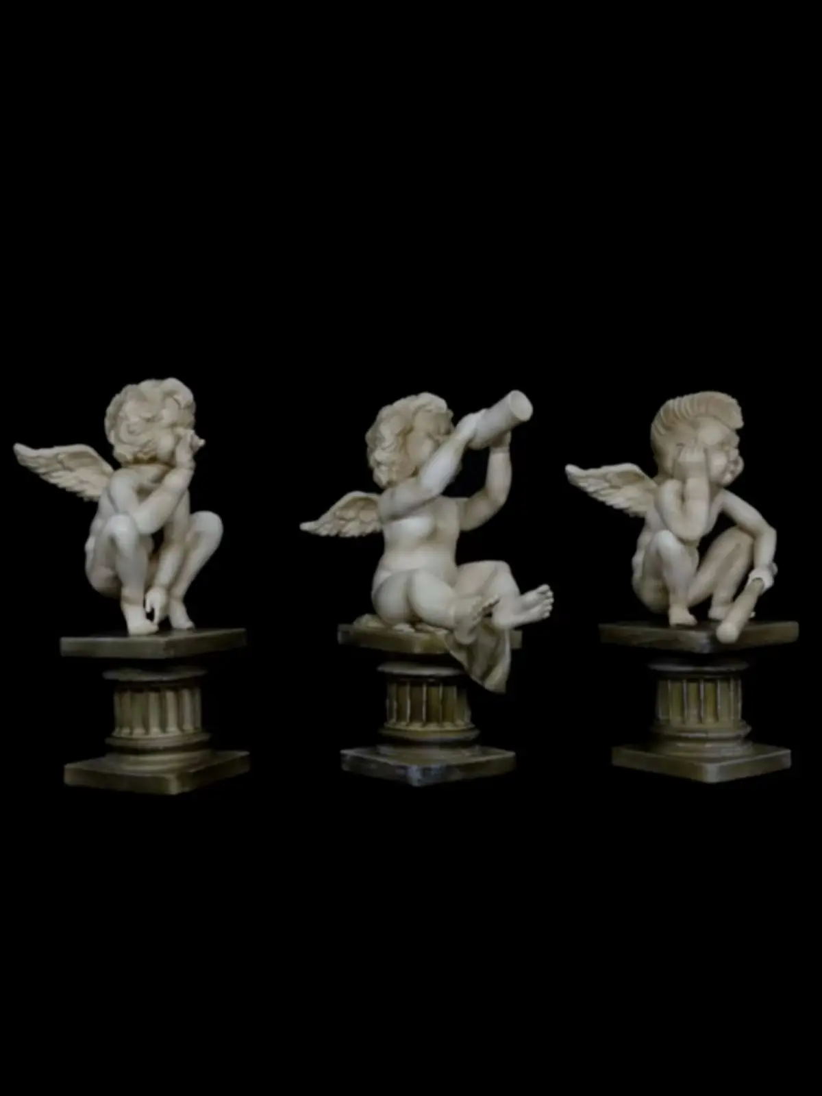 

Banksy little angel trend doll ornaments sculpture INSTAGRAM gifts