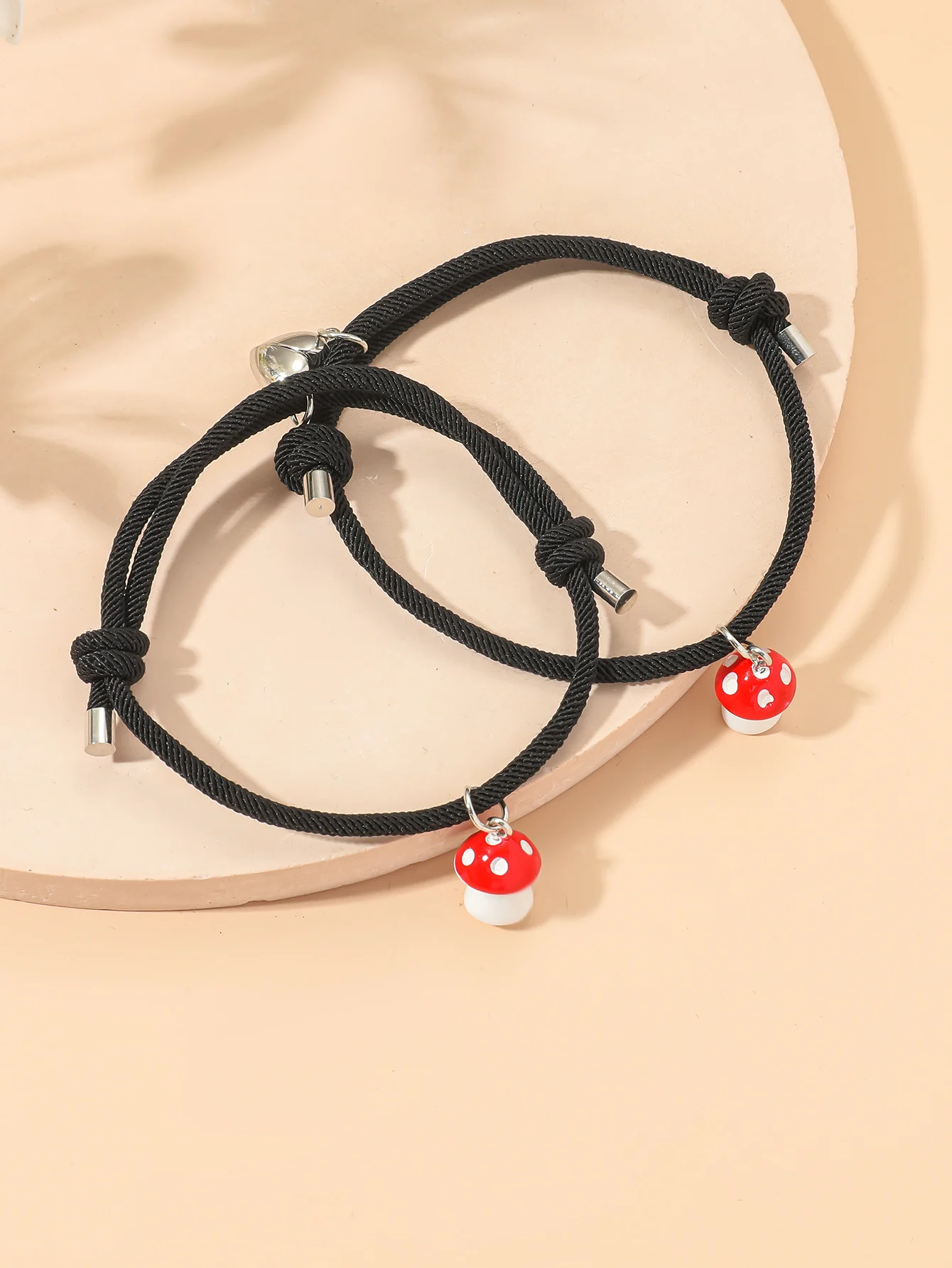 

Трендовые товары, 2 шт., наборы браслетов с красным грибом, браслет с магнитной застежкой для влюбленных, ювелирные браслеты для женщин