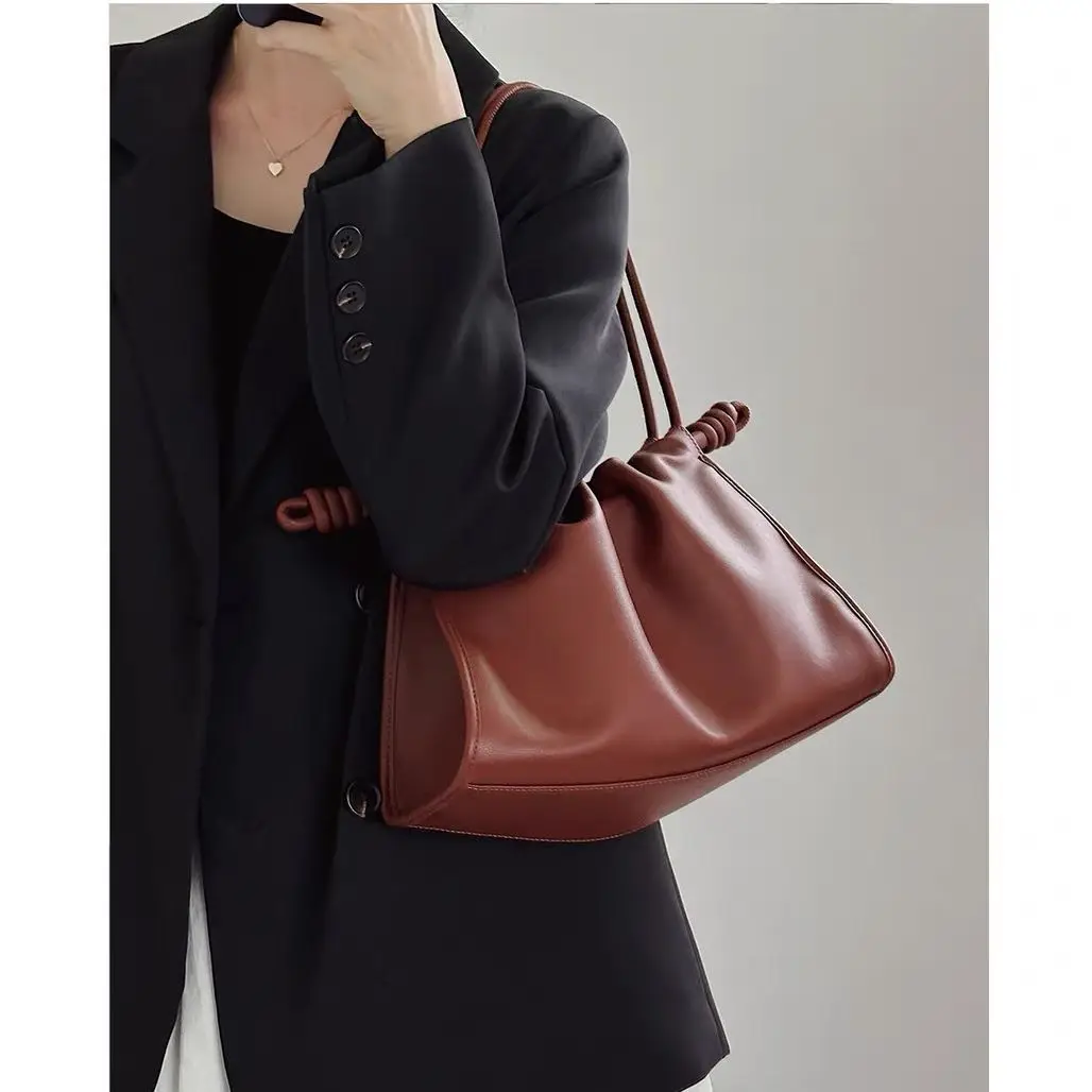 

Cloud Bag 2023 Luxury Brand Leather Fold Oblique Straddle Shoulder Armpit Bag Female