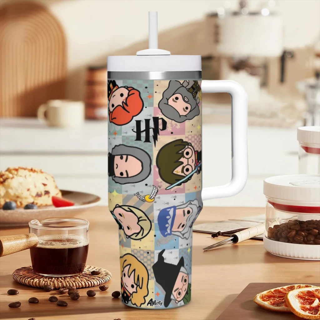 Стакан Harry Potter на 40 унций с ручкой и соломенной крышкой. Изолированные стаканы из