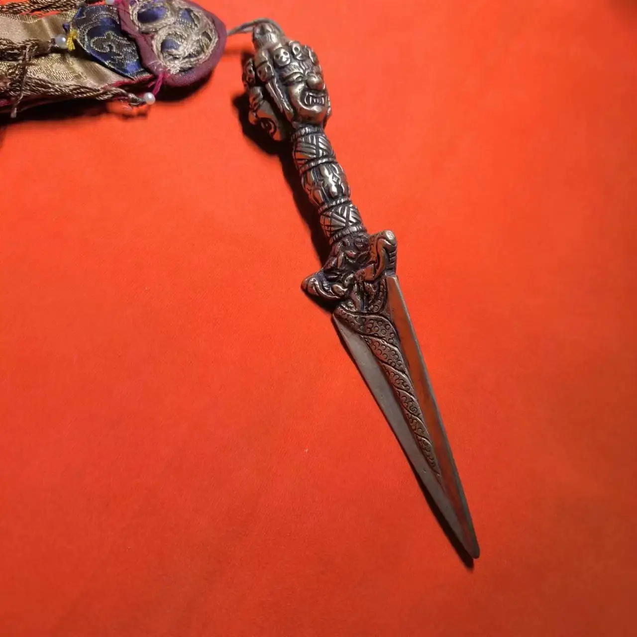 1pcs/lot tibetan special guru holy relic bronze vajra magic weapon folk collection tibetan buddhism legacy object amulet taki