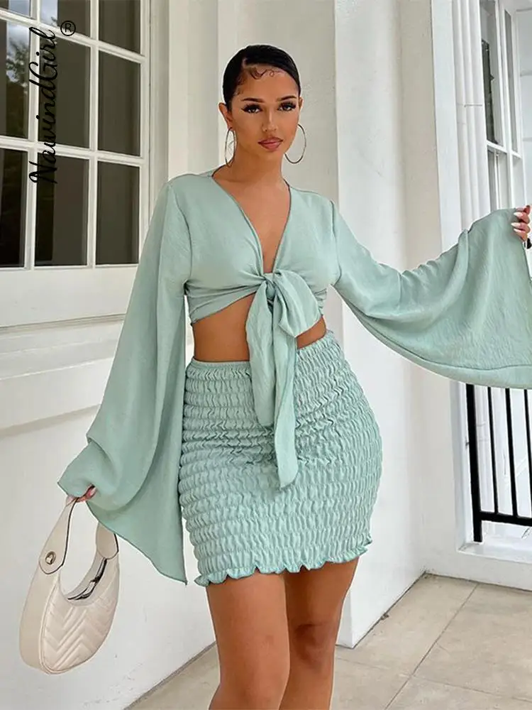 

Женский комплект из 2 предметов, топ на шнуровке с принтом и плиссированная облегающая юбка, укороченный топ с расклешенными рукавами, пляжн...