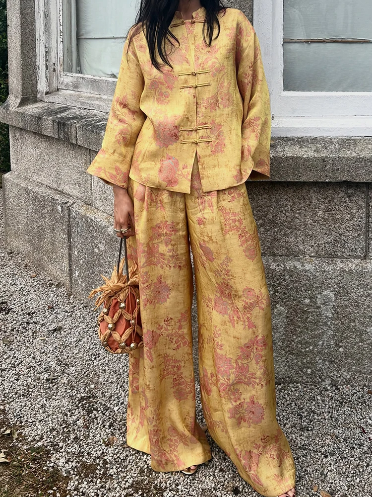 Фото Женский комплект HH Fashion с цветочным принтом из двух предметов: рубашка с китайскими узловыми пуговицами и широкие брюки. Винтажный бохо-костюм для весны и осени. №2