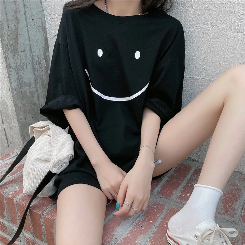 

Футболка женская хлопковая оверсайз с круглым вырезом и коротким рукавом