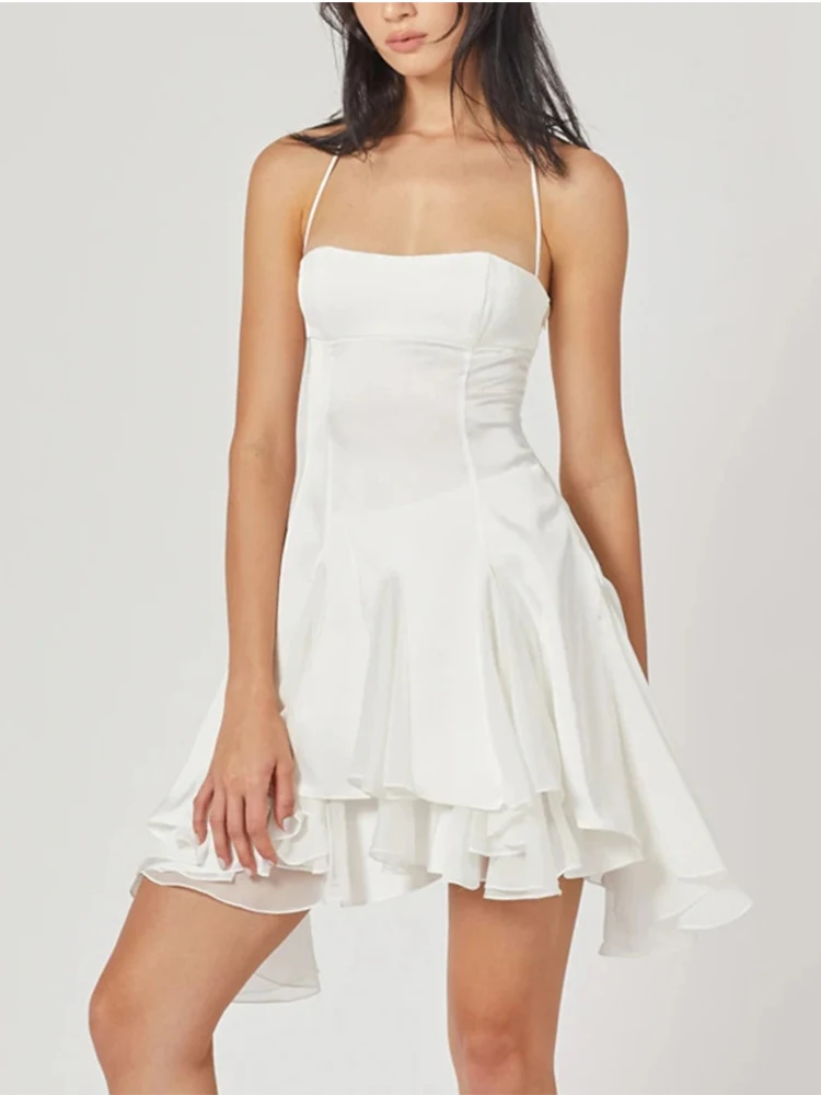 Мини-платье женское летнее с открытой спиной воланом и лямкой на шее |