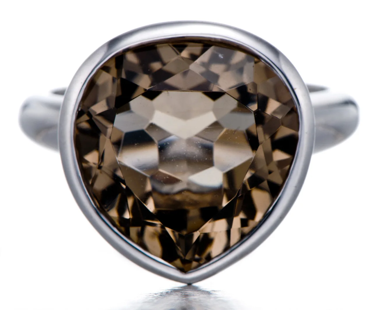 

Кольцо из стерлингового серебра с родиевым дымчатым кварцем 14 х14 мм
