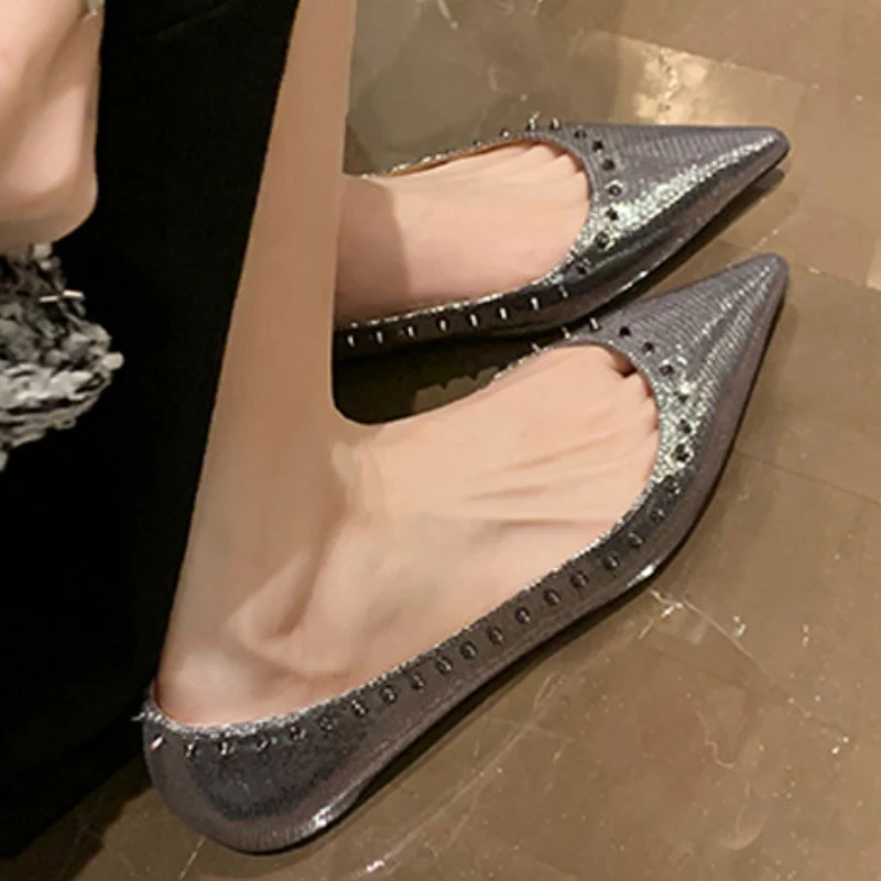 

Women Pointed Toe Rivets Shoes Summer Shallow Mouth Solid Colour Flats Elegant Comfortable Slip on Loafers Zapatos De Mujer