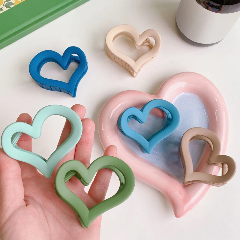 

2023 Korean Coffee Green Large Love Heart Hair Claw Plastic Hairpin Geometry Barrette Crab Hair Clips Womens Girl Accessories