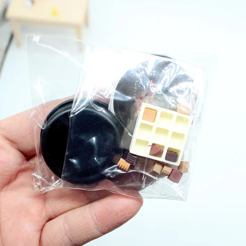 Набор шоколадных конфет для кукольного домика