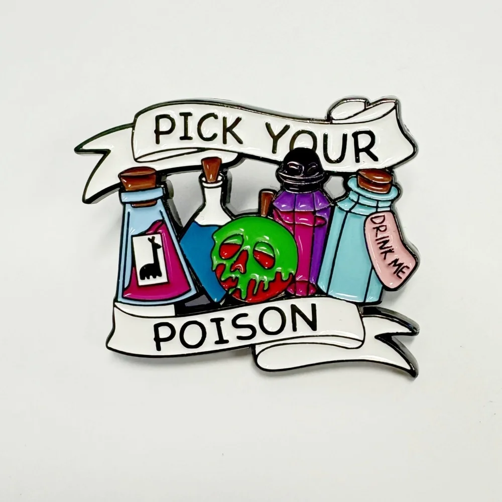 Ретро значок Выбери свое яд на Хэллоуин злодей мультяшная жуткая ведьма напиток