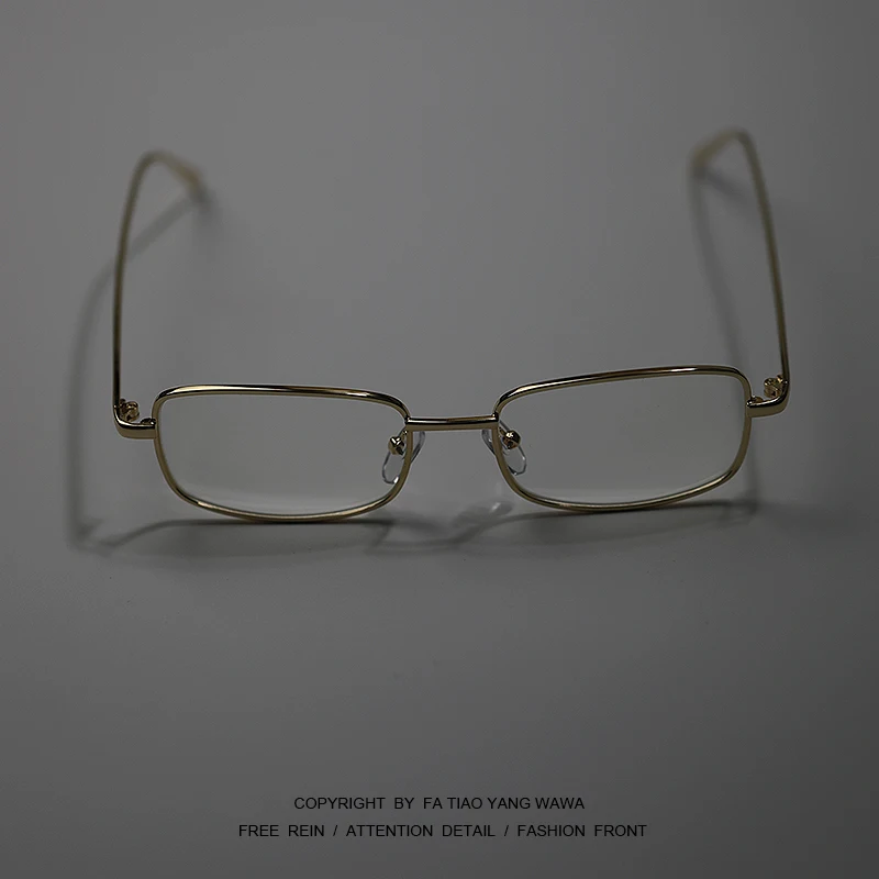 

Get bored and wear a gold mirror! glasses