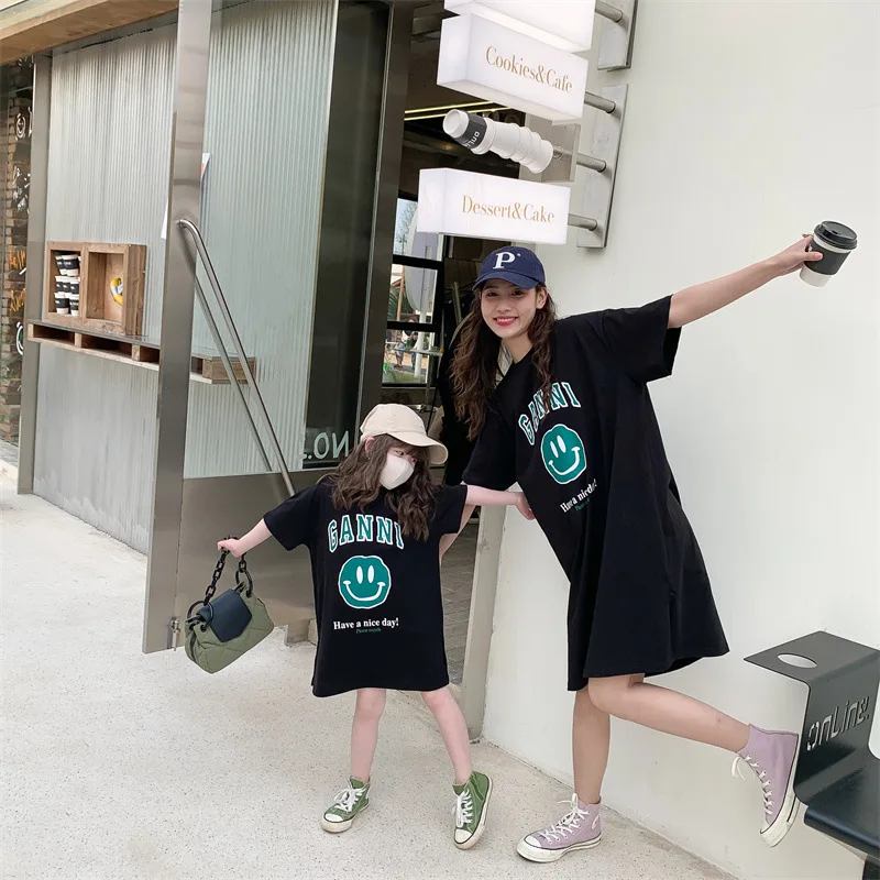 

2022 Mother And Me Summer Dress Mom Daughter Couple Look Fashion One Piece Clothing Girls And Women Cotton Long t Shirts Dresses
