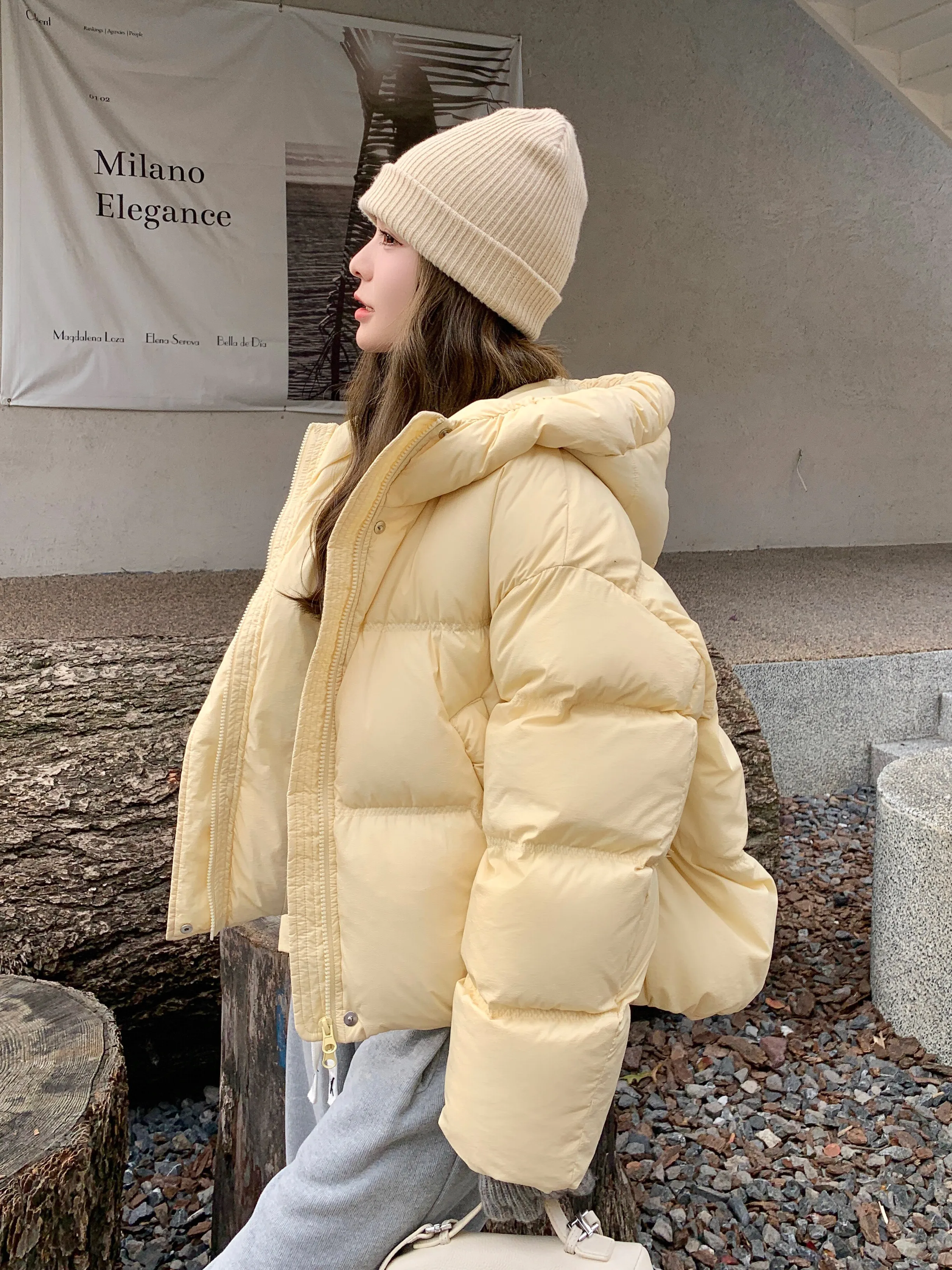 Yellow Short Down jacket Women 2024 New Popular Small Lazy Fashion 90 White Duck Down down Coat