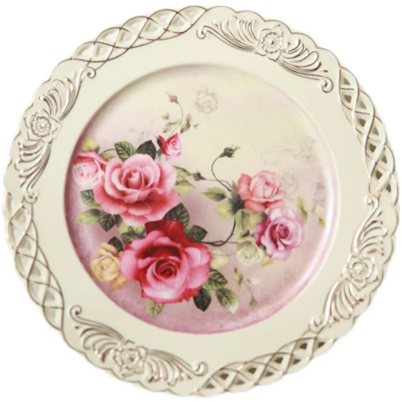 

Retro Beige Ceramic Hollow Gold Painted Palace Salad Plate Soup Plate Flower Plate High-end Kitchen Supplies.