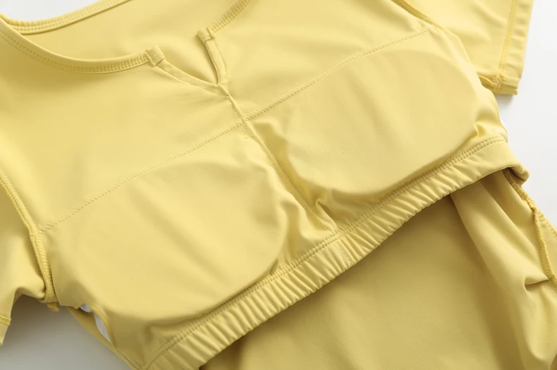 Lulu Chest Pad Yoga Clothes Women V Neck Comfortable Elastic Fitness Running Short Sleeve Sports Tight Gym Tops Spring Summer