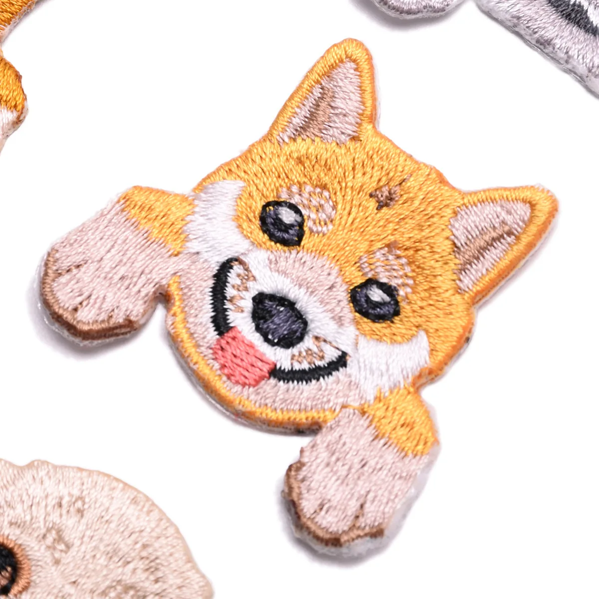 20 шт. вышитые нашивки с милой собакой аппликации для одежды ассорти мини-собака