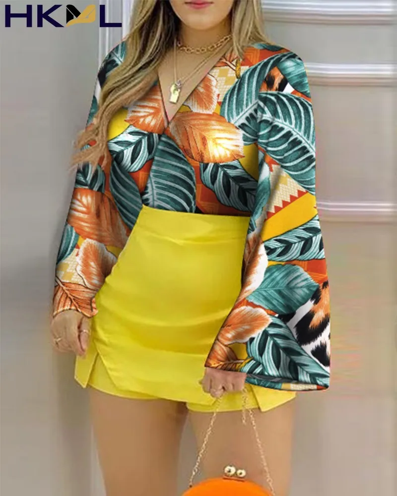 

Women Set Long Sleeve All Over Print V Neck Wrap Top and Shorts Casual Sexy Two Piece For Vacation 2022 Summer