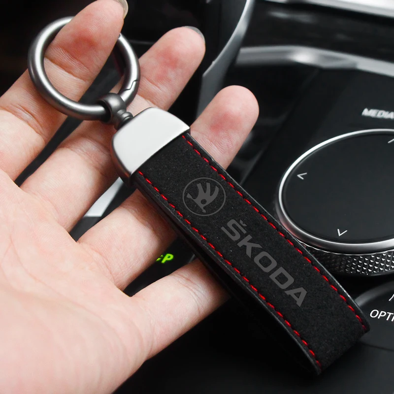 

Luxury Suede Car Keychain Women Men Gift Car Keychain Accessories For Skoda Karoq Logo Car Back Rain Eyebrow Cover Auto Accessor