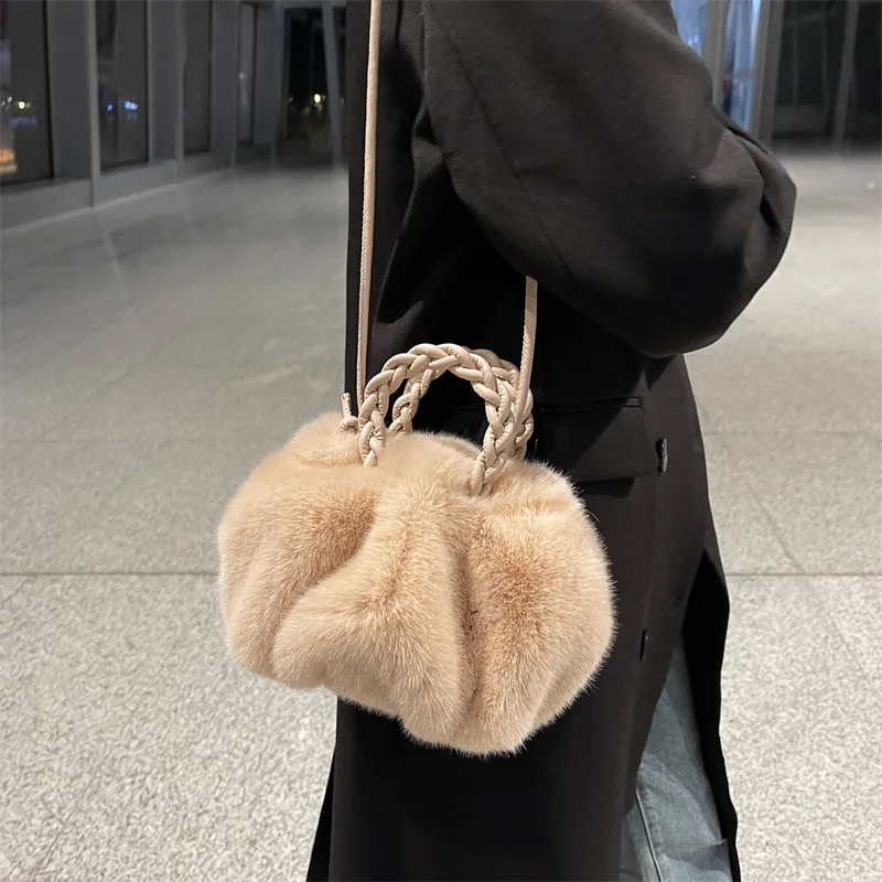 

2022 Winter Handbag Women Faux Fur New Design Tote Bag Luxury Soft Plush Bags Women Solid Color Simple Casual Totes
