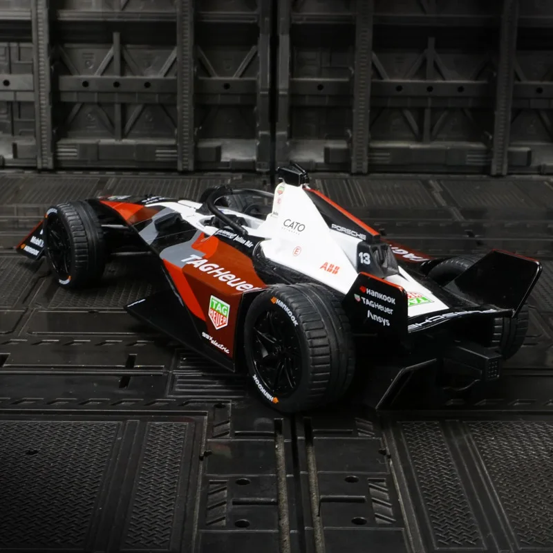 Фото Модель гоночного автомобиля McLaren Formula Racing из сплава, масштаб 1:24, а также модели Porsche и Maserati Supercar, богато детализированные, искусно выполненные, высокого качества. №1