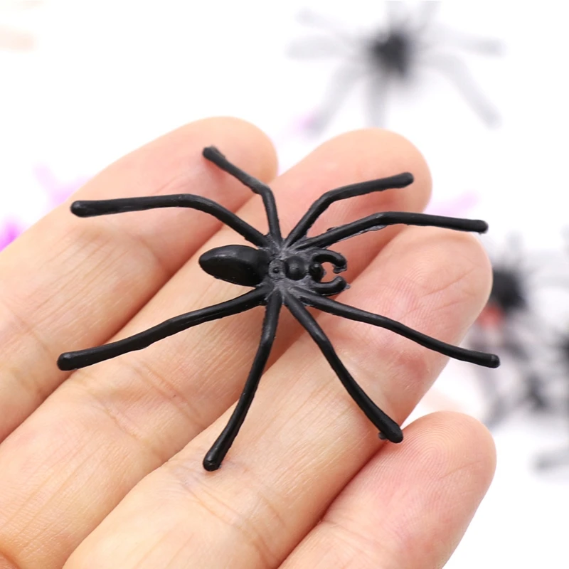 

Model Spiders Scary Realistic Spiders Prank Faux Spider Halloween Party Props Indoor Outdoor for Play Scene Layout 200Pc