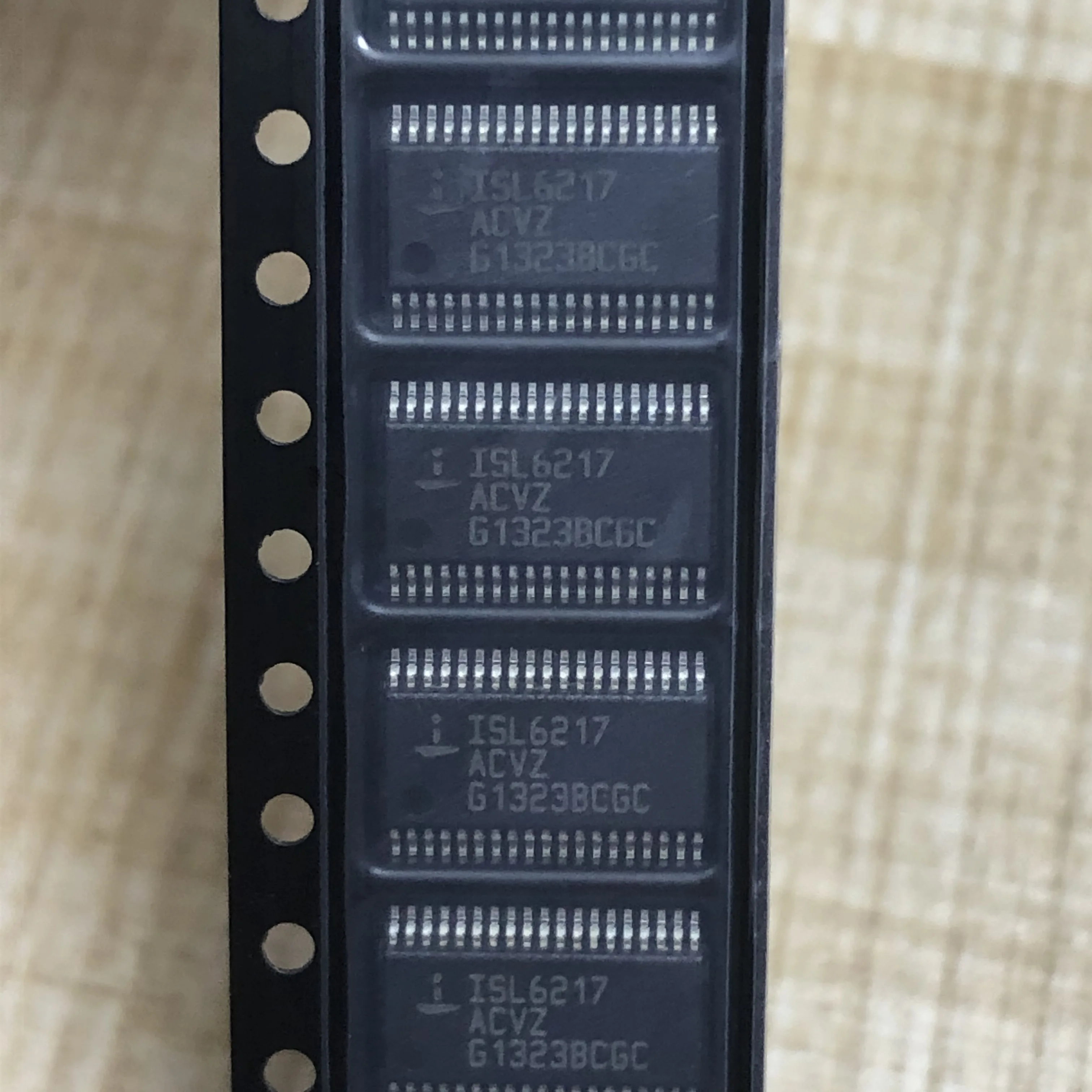 

ISL6217ACVZ TSSOP-38 входное напряжение 5,5 В ~ 25 В, новый оригинальный запас