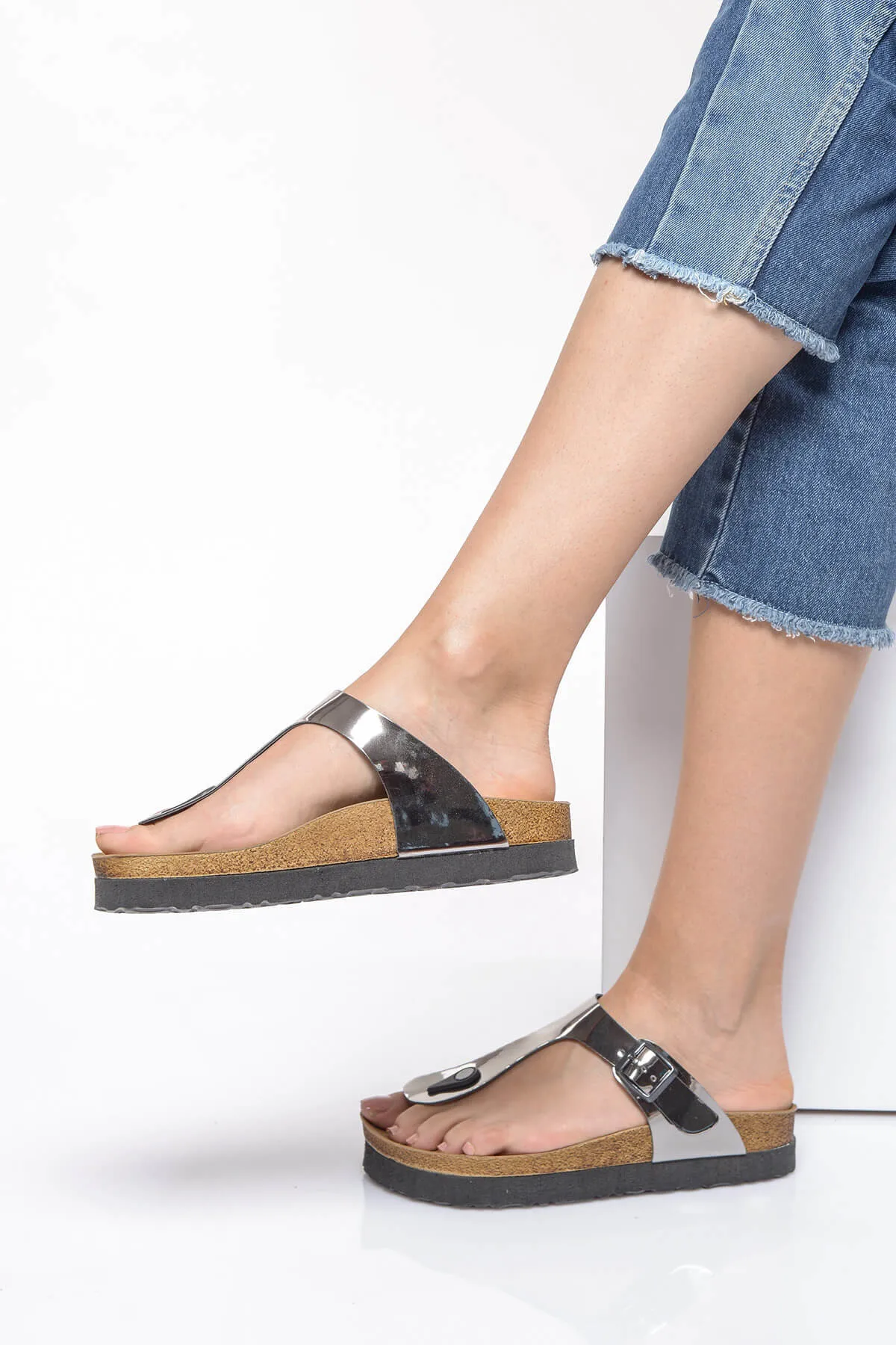 

Platinum Women 'S Slippers 18Y 310