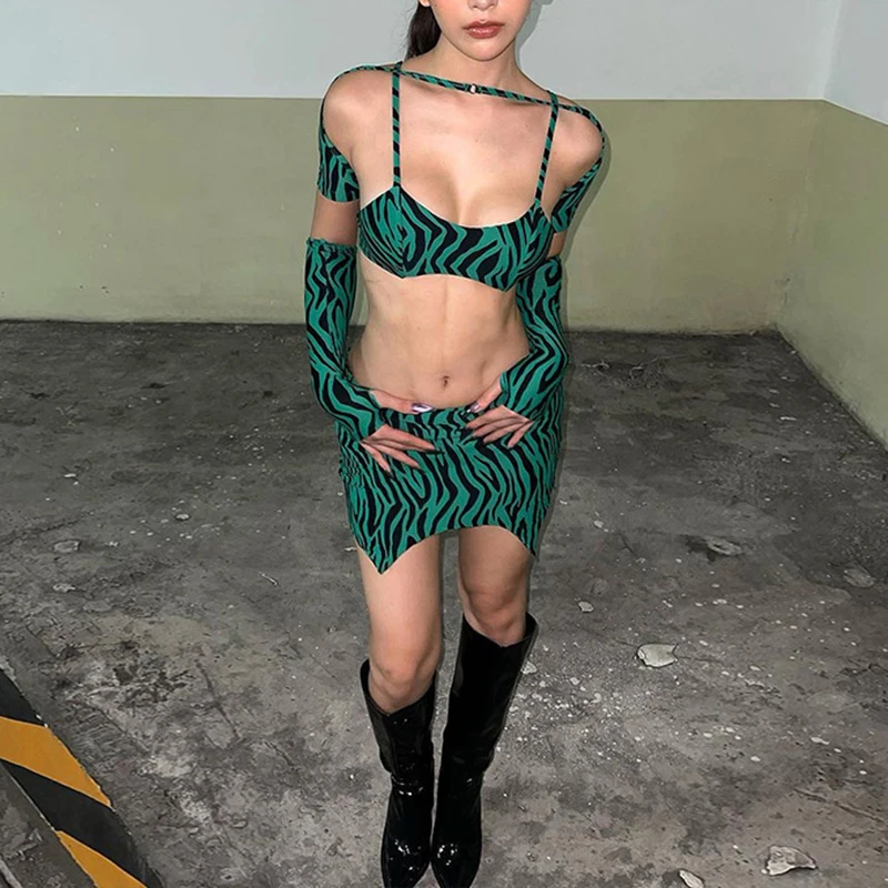 

Long Sleeve Printed Suspender With Exposed Navel Exposed Back Low Waist And Buttocks Summer Women'S Short Skirt Long Sleeve Suit