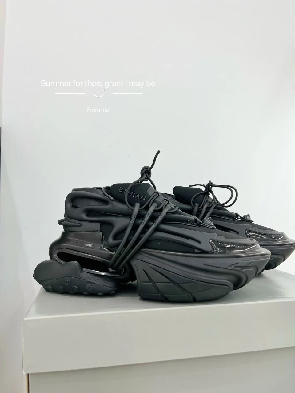 Solid color pointed toe hollow thick bottom men's sneakers air cushion elastic shoes spaceship daddy shoes ladies sneakers