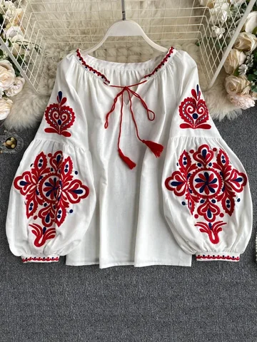Dámská retro halenka národní styl vyšívaná krajková šněrovací střapce V-krk lucerny rukávy topy volných všestranných žen Blusa PL536
