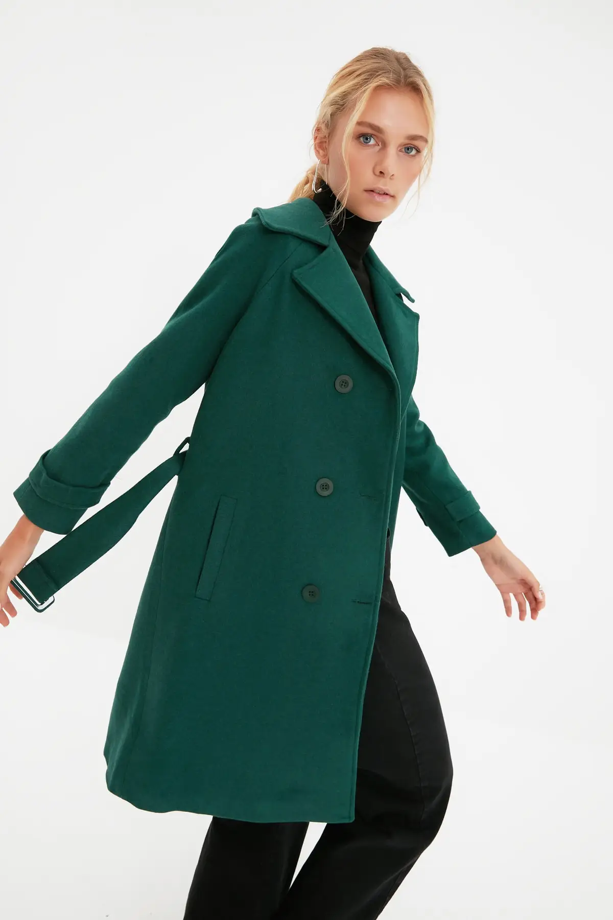 

Trendyol Arched Button Sealing Stamp Coat TWOAW22KB0083