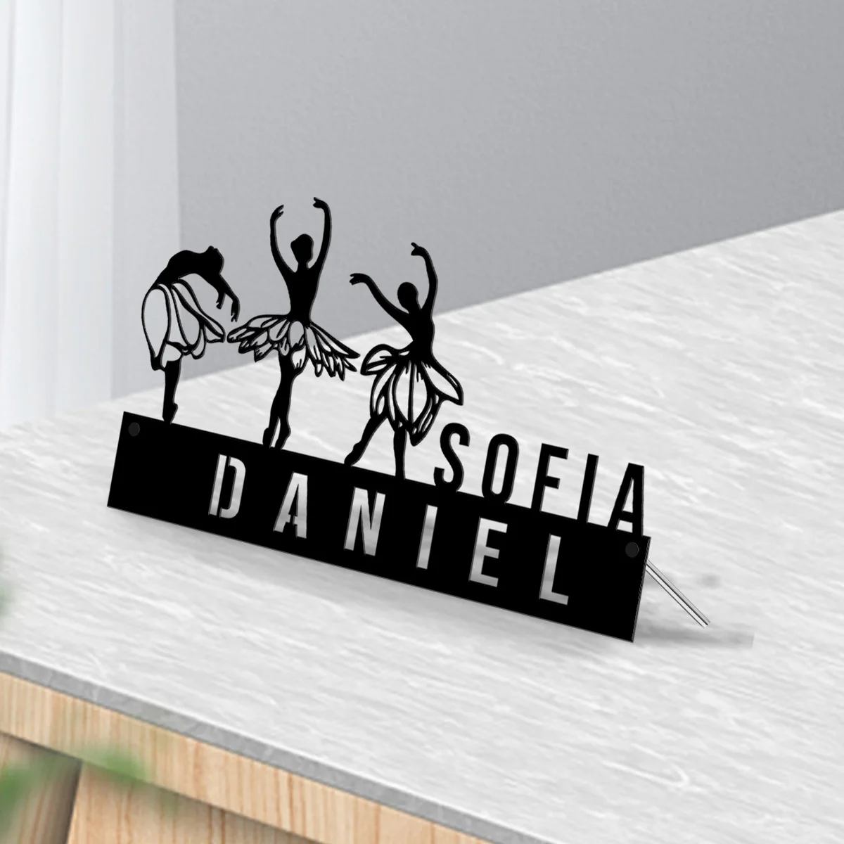 Персонализированная металлическая табличка с именем балерины