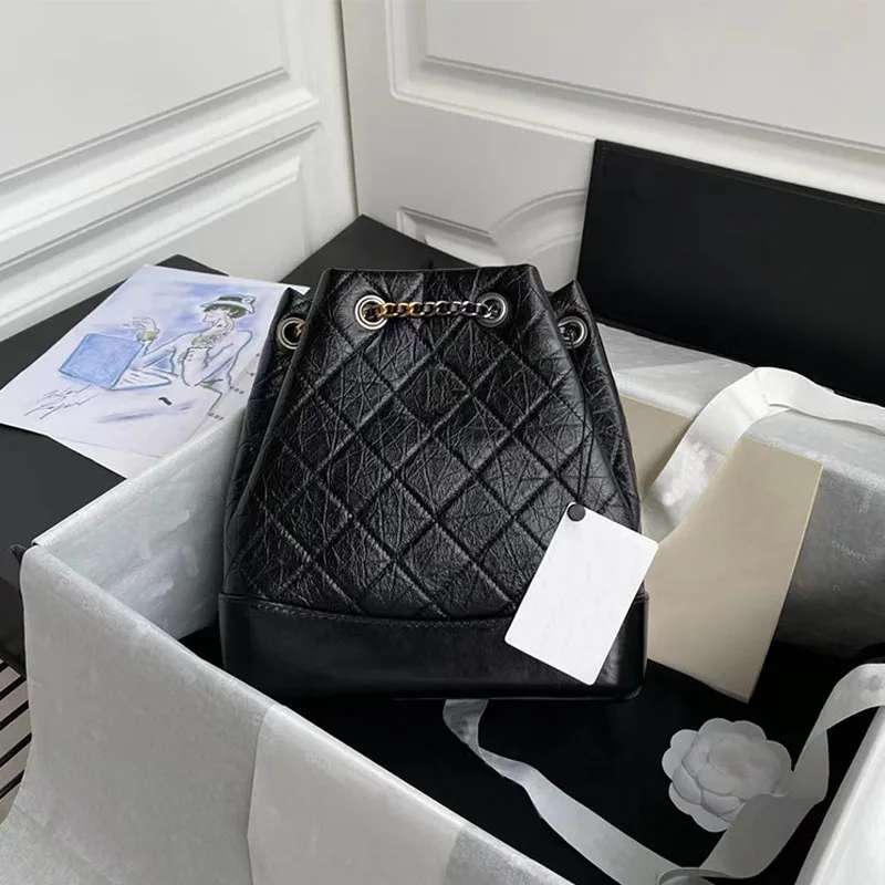 

CYYLeather Backpack Wandering Backpack Leisure Versatile Lingge Chain Wandering Bag One Shoulder Women's Bag