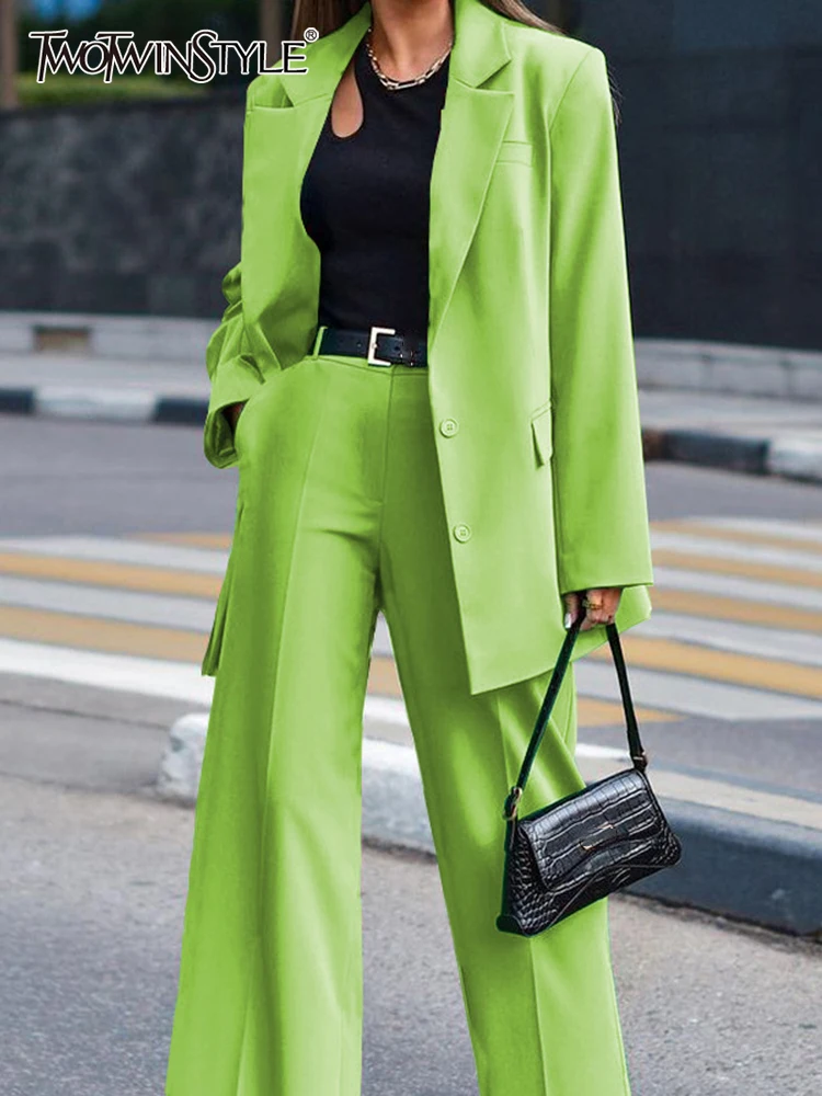 

Женский брючный костюм TWOTWINSTYLE, белый комплект из двух предметов, однобортный Топ с отложным воротником и длинными рукавами, свободные брюки с присборенной талией на лето