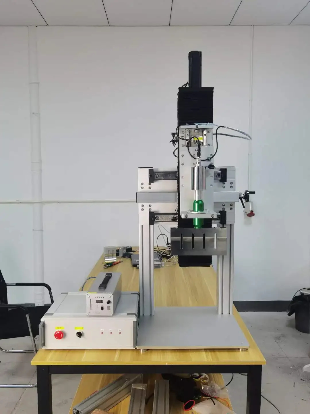 Рисунок 3 - Ультразвуковой нож для нарезки