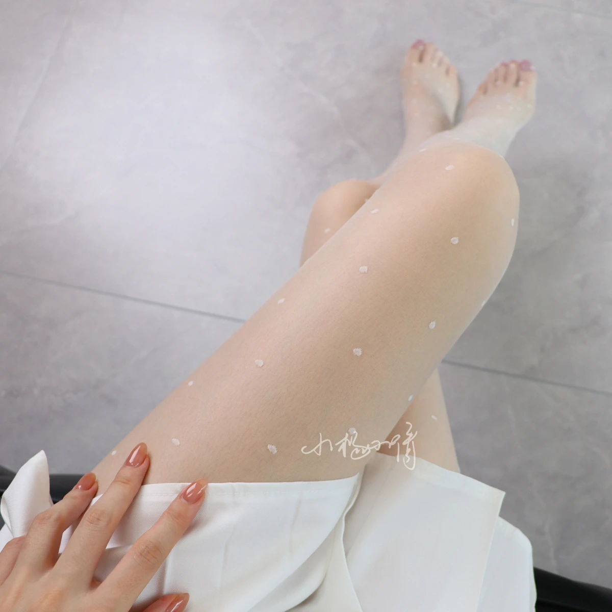 Ультратонкие черные чулки в горошек с высокой прозрачностью сексуальные и