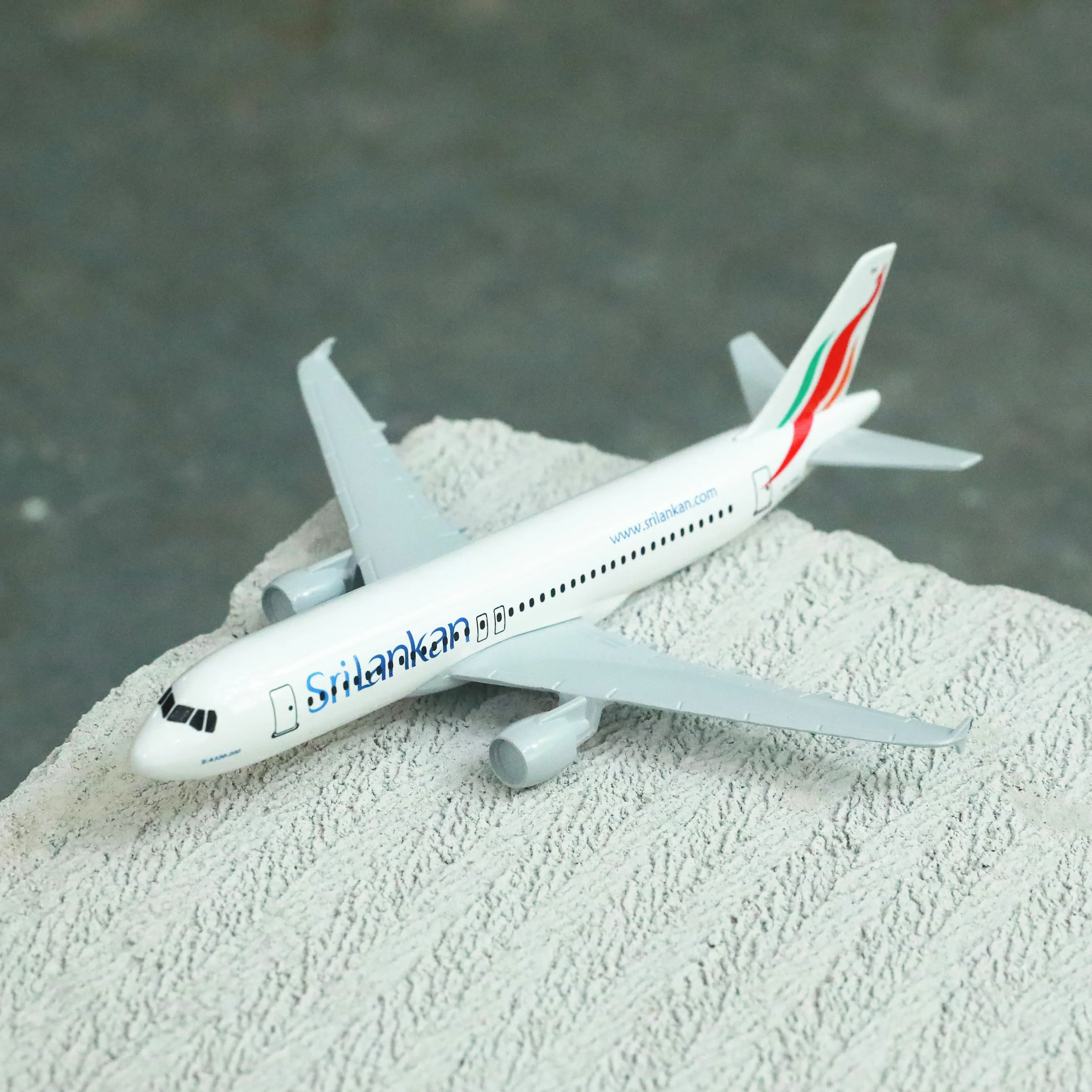 Модель самолета Siri Lankan Airlines модель аэробука A320 6 дюймов коллекция литых под