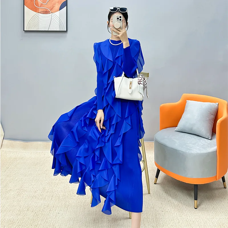 Платье женское однотонное Плиссированное с круглым вырезом на осень