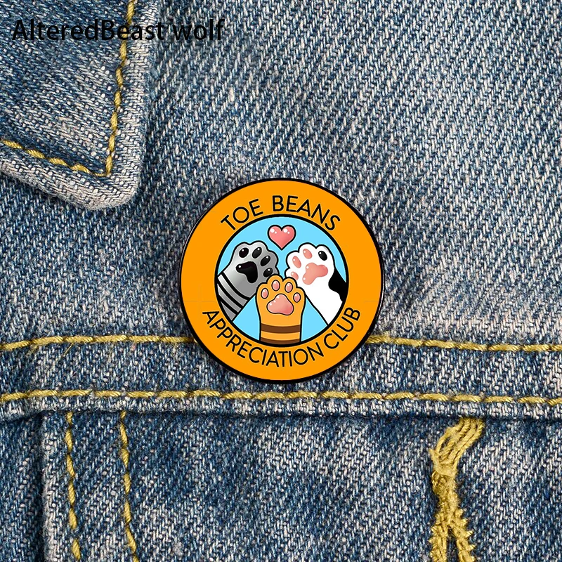 

Toe Beans cat Printed Pin Custom cute Brooches Shirt Lapel teacher tote Bag backpacks Badge Cartoon gift brooches pins for women