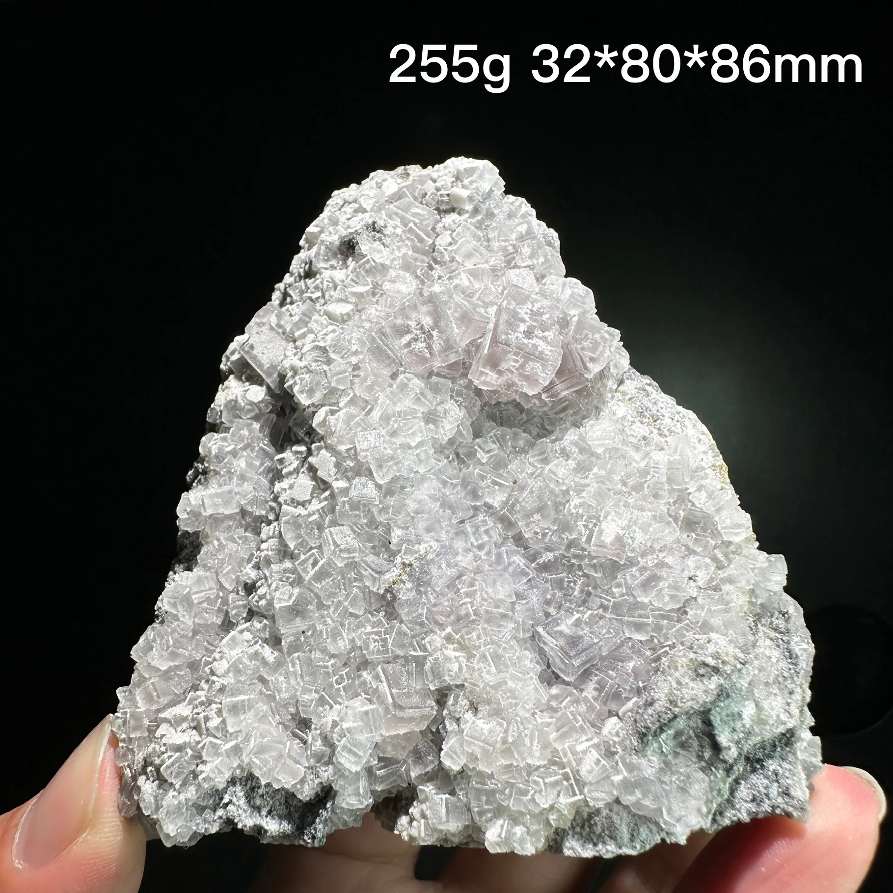 Натуральный флюорит зернистый образец кристаллической кластеры матрица