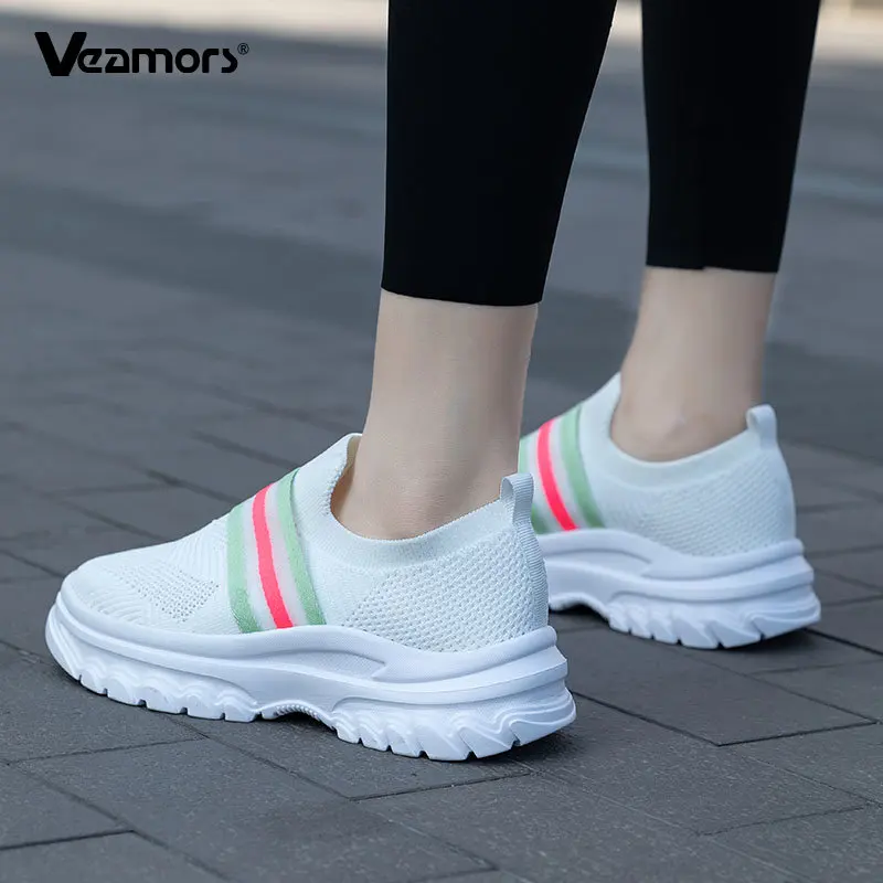 Новые женские кроссовки на платформе дышащие модные лоферы без шнуровки уютная