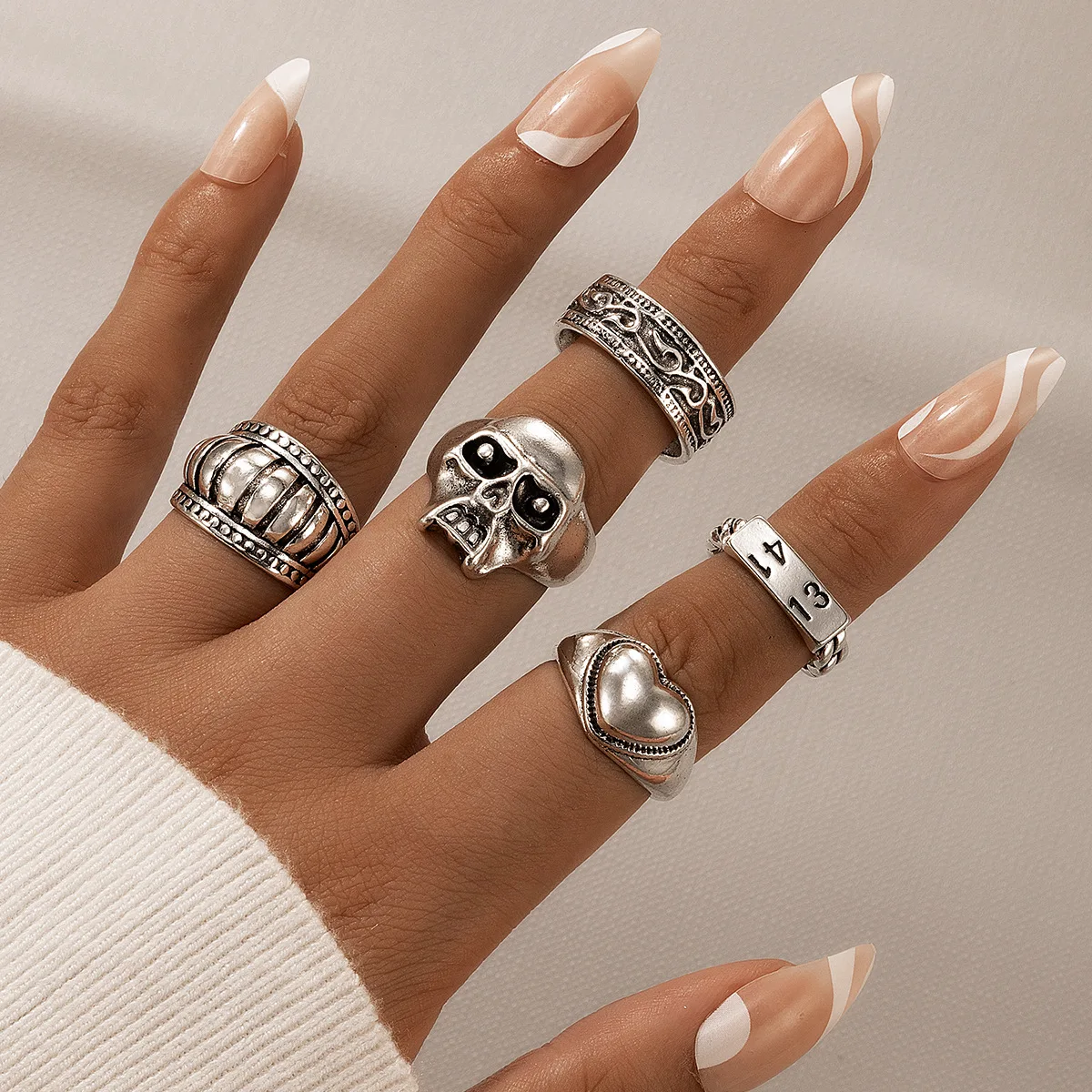 

Punk 5 PCS Skull Rings Set Heart Ring Love 1314 Vintage Pattern Gothic Silver Color Finger Accessories Goth Jewelry Wholesale