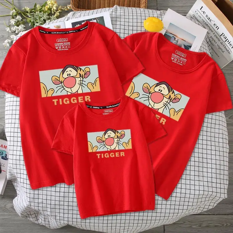 

Хлопковая футболка для родителей и детей, новинка 2022 года, футболка-тройка с короткими рукавами и изображением тигра красного цвета, семейн...