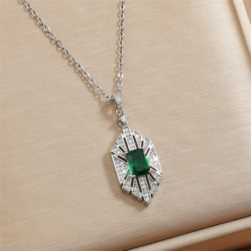 

Женское винтажное ожерелье с подвеской из циркония