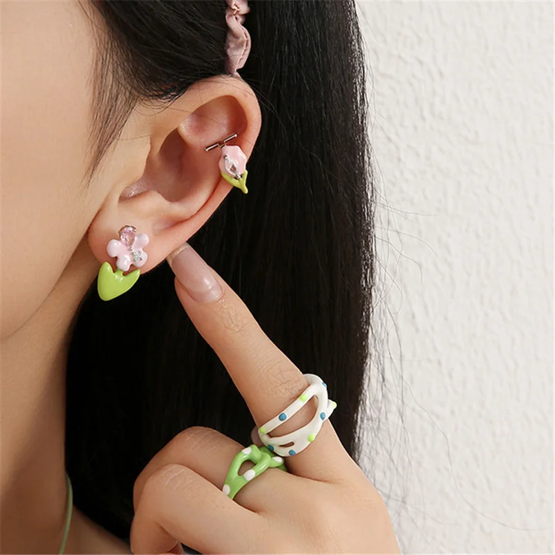 

1pc Cute Flower Earrings For Women Pink Enamel Ear Cuff Clip On Earrings Korean Style Jewelry Gift Brincos No Piercing