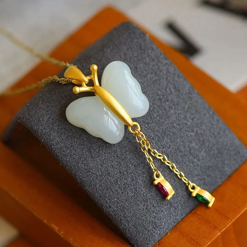 Ожерелье с бабочкой из натурального нефрита подвеской бриллианта Изысканная