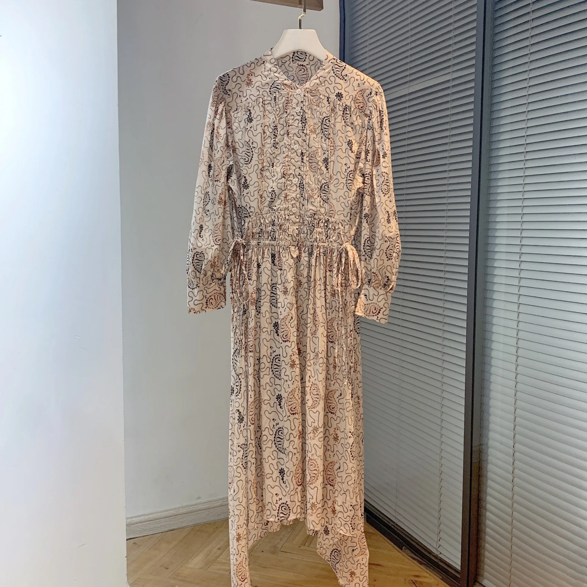 

Женское асимметричное платье средней длины, хлопковое плиссированное платье с винтажным принтом, круглым вырезом, длинным рукавом и поясом...