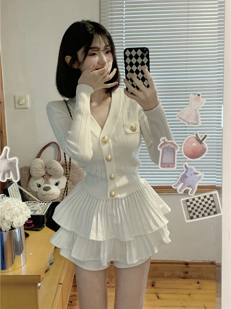 

V-neck slim long-sleeved sweater pleated cake skirt women's Japanese autumn new fashion elegant style ballet style cardigan