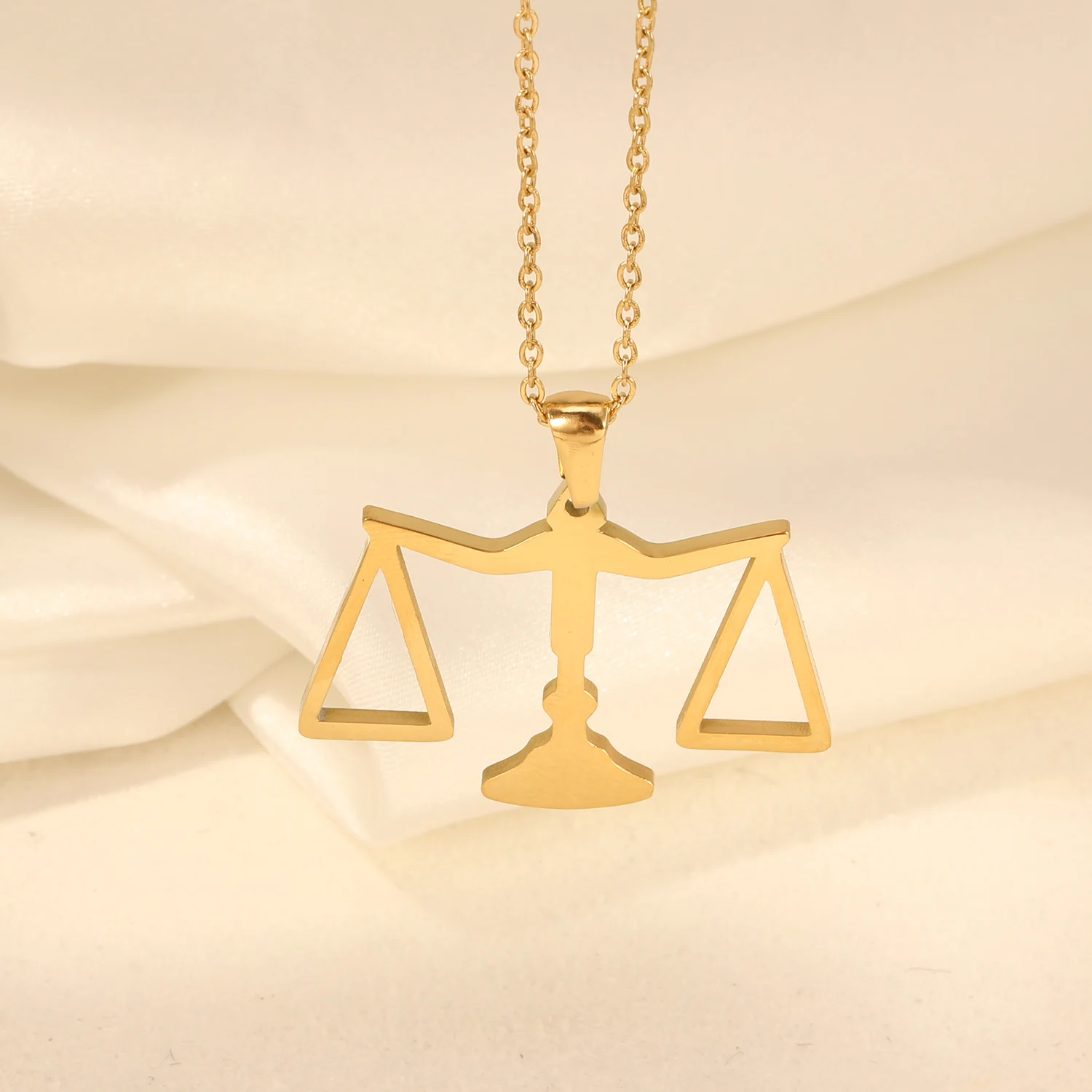 Ожерелье с подвеской золотого цвета без кристаллов 1 шт.